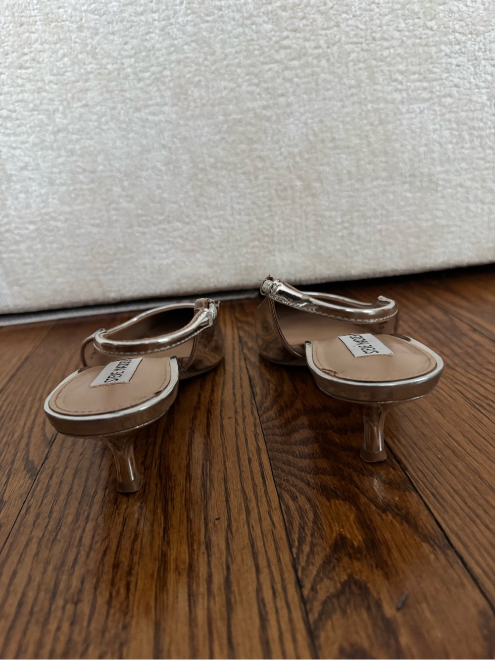 Steve Madden Silver Pointed Slingback Kitten Heels - Picture 7 of 10